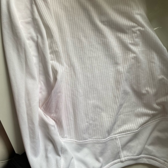 Under armour long sleeve white workout top size XS - Picture 3 of 3